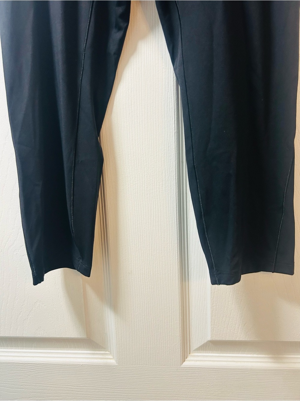 HALARA Black Capris - Women's Large nwot - Picture 4 of 14
